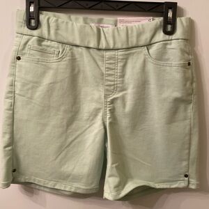 NWT Liz Claiborne Size 12 AMBER Shorts Mid Rise Comfort Stretch Pull On